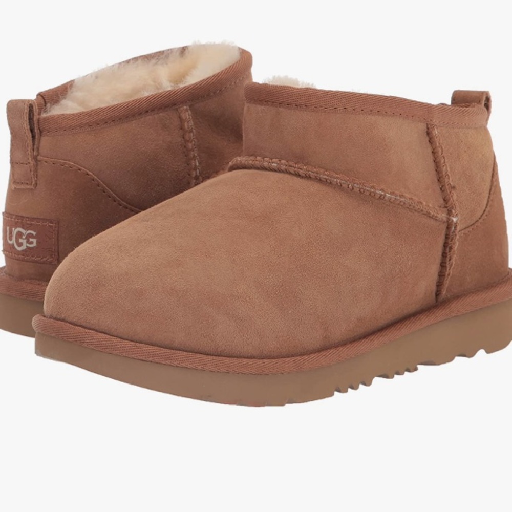 Ultra Mini Uggs in Chestnut. New in box & never worn! Big Kids size 6